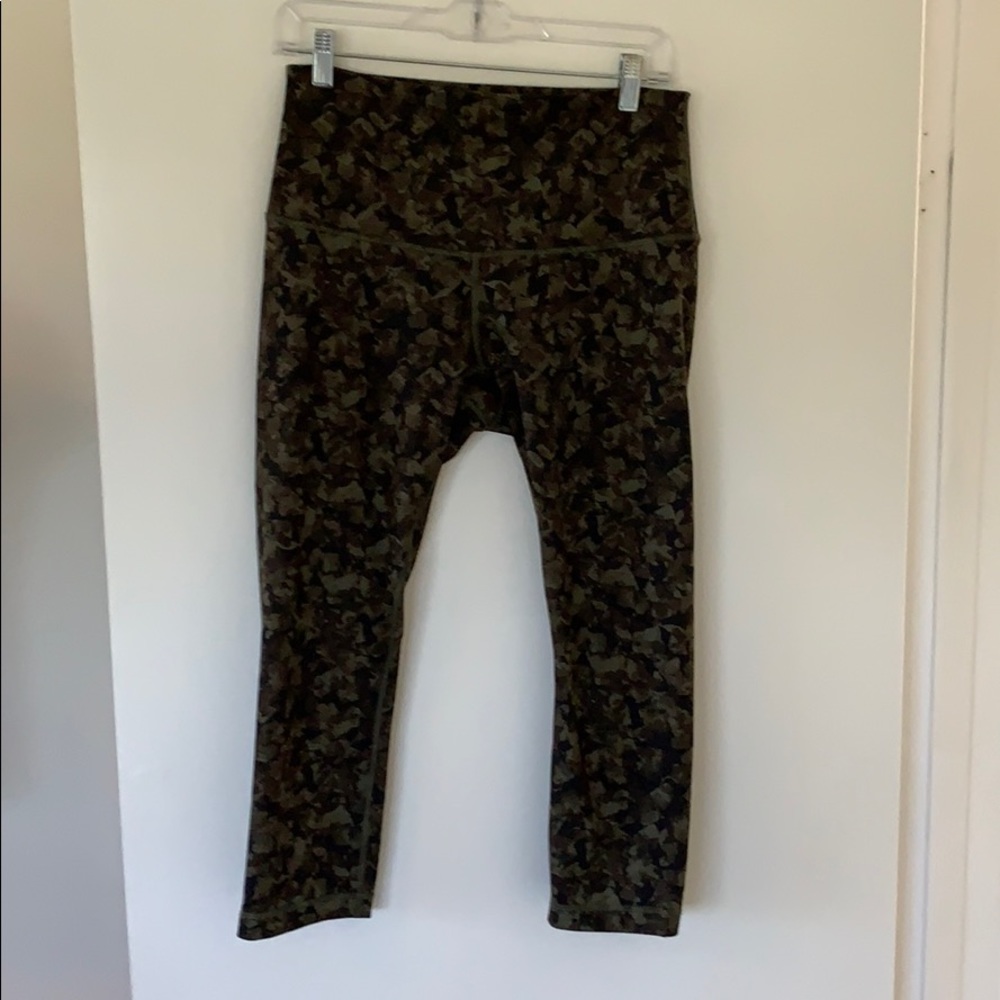 Lululemon Wunder Under Camo leggings SZ 10